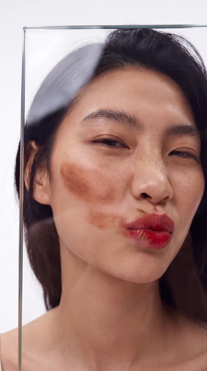 Rhode Pocket Bronzer, frame 3