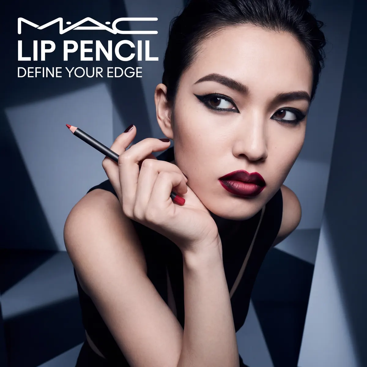MAC Lip Pencil in Ruby Woo, frame 2